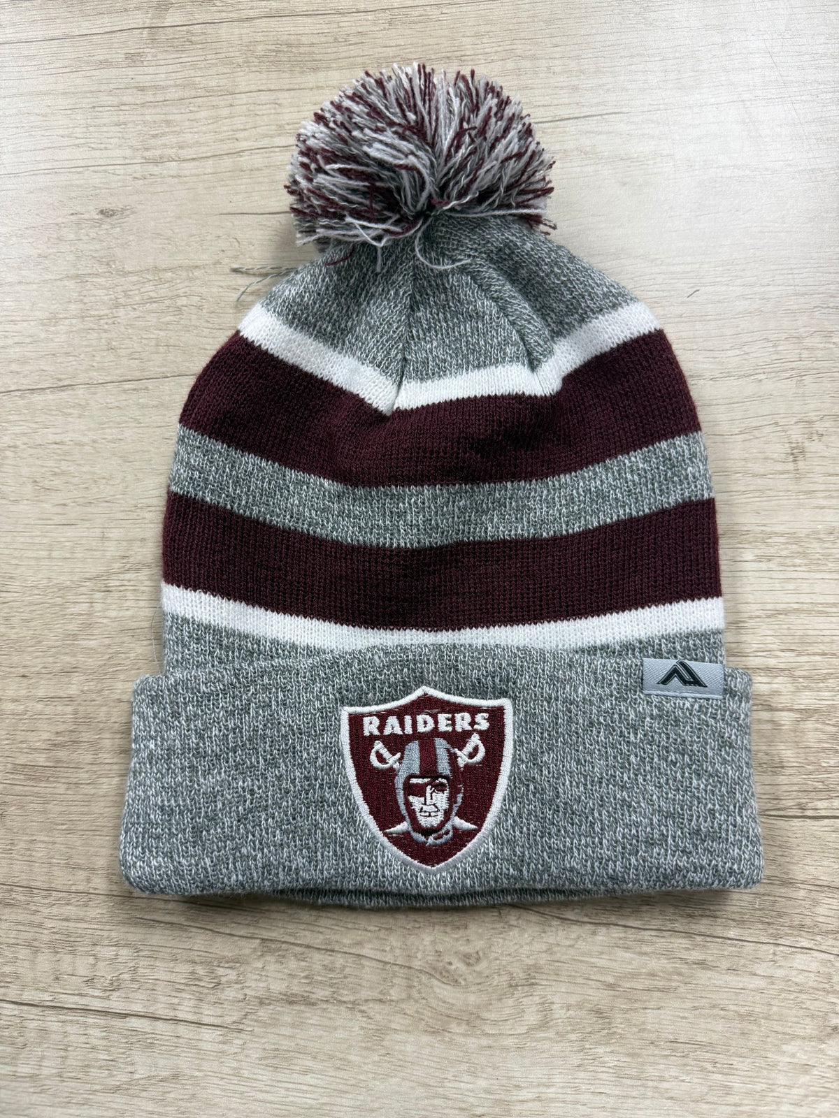 RAIDER POM BEANIE GREY