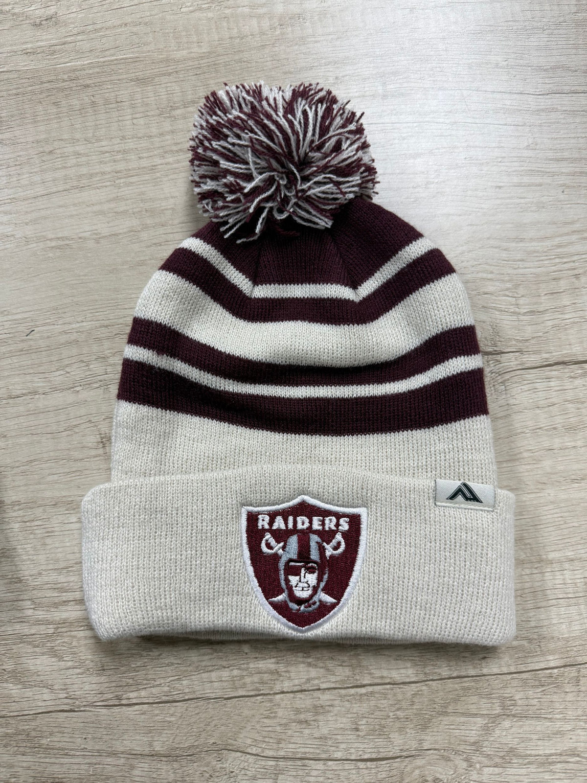 RAIDER POM BEANIE WHITE